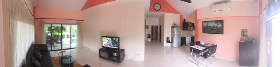 4 bedrooms, in-room safe, iron/ironing board, rollaway beds