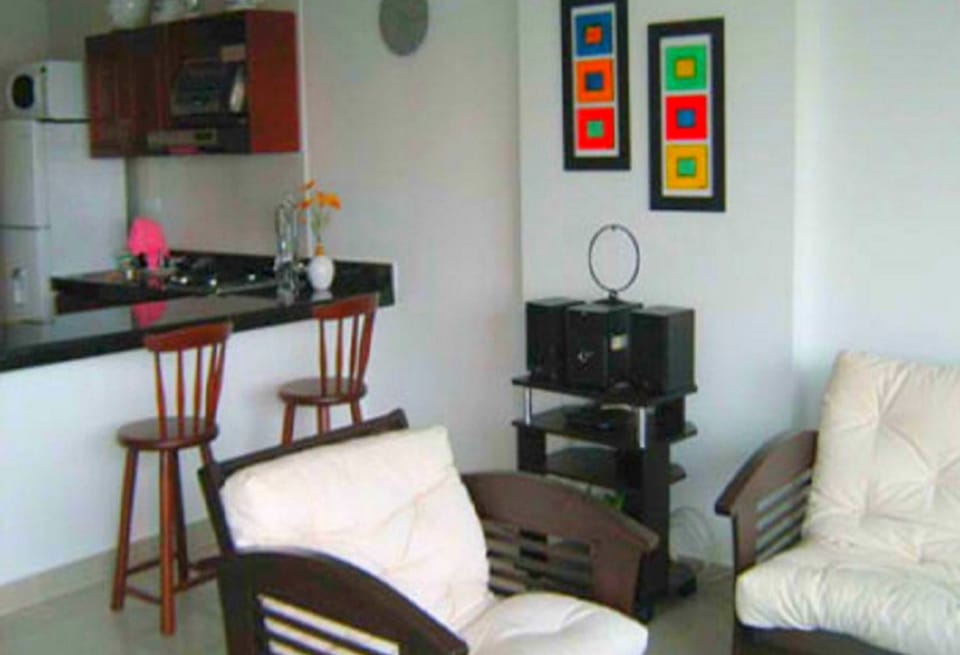 Basic Apartment, Multiple Beds, Non Smoking (002) | Private kitchen | Full-size fridge, microwave, stovetop, cookware/dishes/utensils
