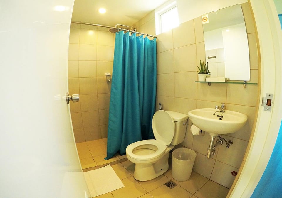 Standard Room | Bathroom | Shower, free toiletries, bidet, towels