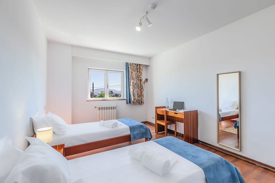 Twin Room, Private Bathroom | Soundproofing, free WiFi