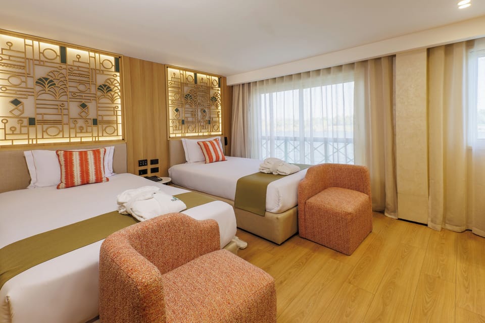 Egyptian cotton sheets, premium bedding, minibar, individually decorated