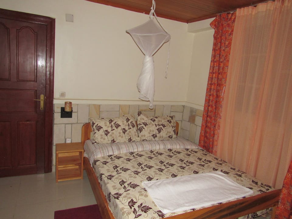 Desk, iron/ironing board (on request), WiFi (free)
