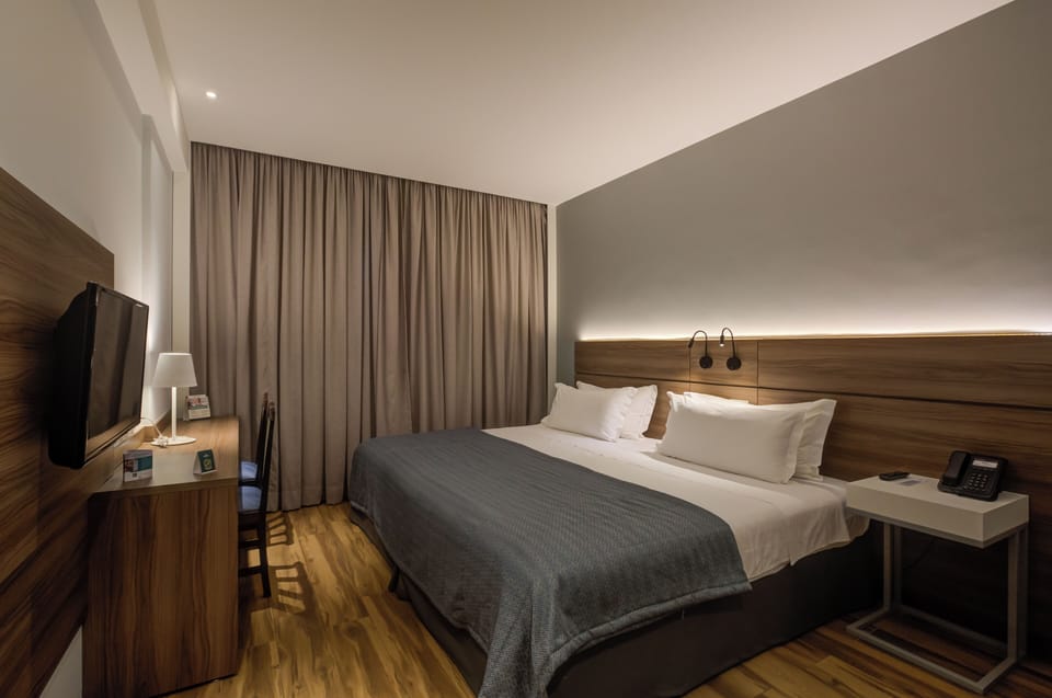 Superior Casal | Minibar, in-room safe, desk, blackout drapes