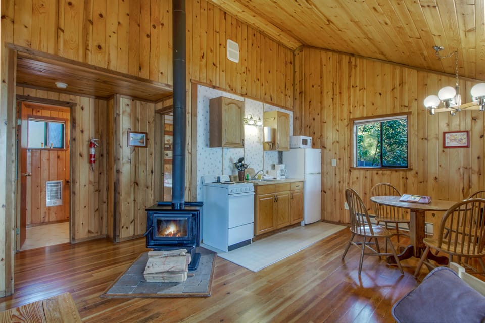 Classic Cabin, 1 Bedroom, Non Smoking, Ocean View | Private kitchen | Coffee/tea maker, fridge, microwave, toaster