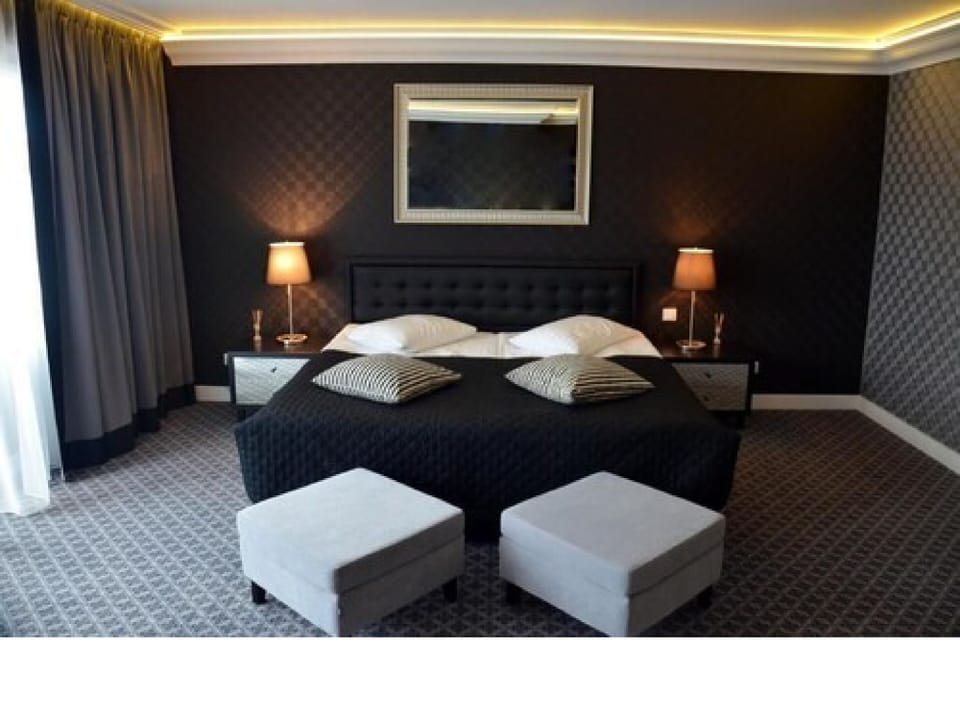 Apartment | Blackout drapes, iron/ironing board (on request), WiFi (free)