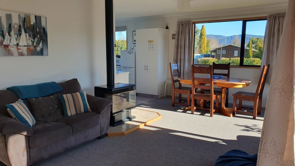 Heating is from a Heat Pump 
Gas fire NOT available for guest 