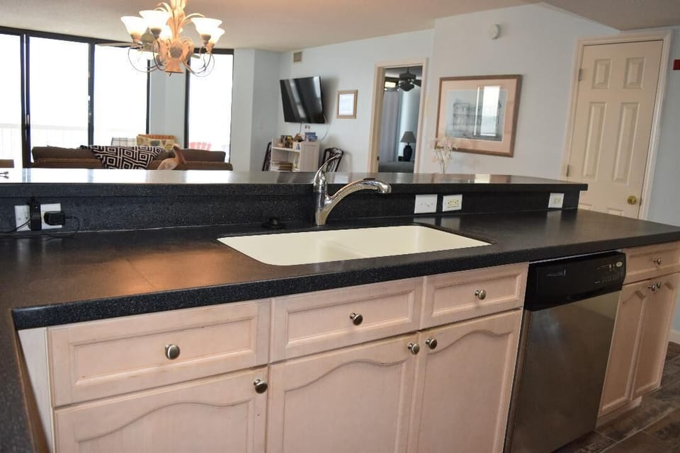 Kitchen open into dining and living rm