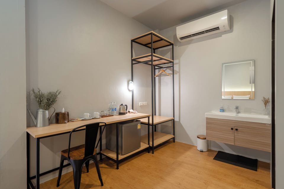 Exclusive Double or Twin Room, 1 Bedroom | Desk, blackout drapes, free WiFi, bed sheets