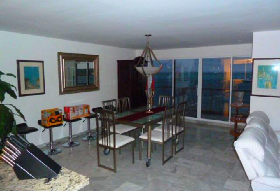 Luxury Duplex, Multiple Beds, Non Smoking, Ocean View | Living room | 22-inch flat-screen TV with cable channels, TV