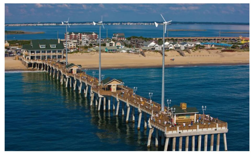 Jennette's Pier - SEE PIRATES COVE IN THE BACKROUND ... THATS HOW CLOSE to BEACH