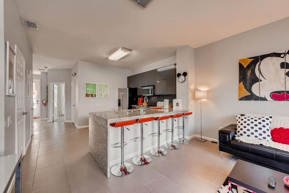 Fully equipped kitchen with bar seating