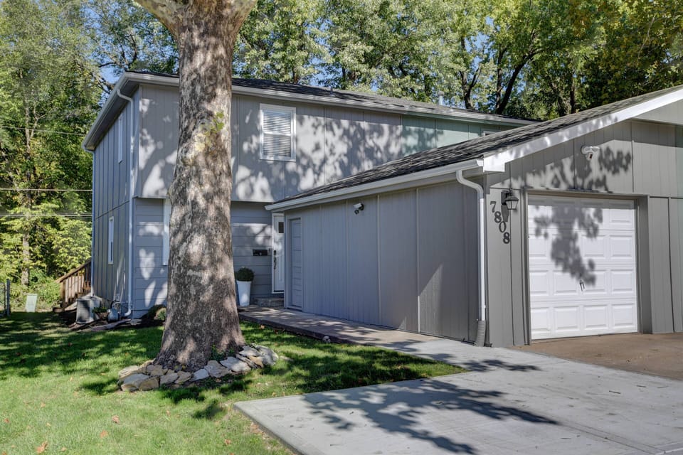 4 parking spots available: In the garage, 2 parking pads & 1 street parking spot