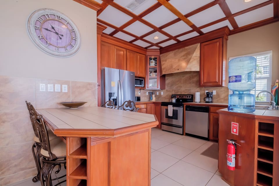 Large, well appointed kitchen