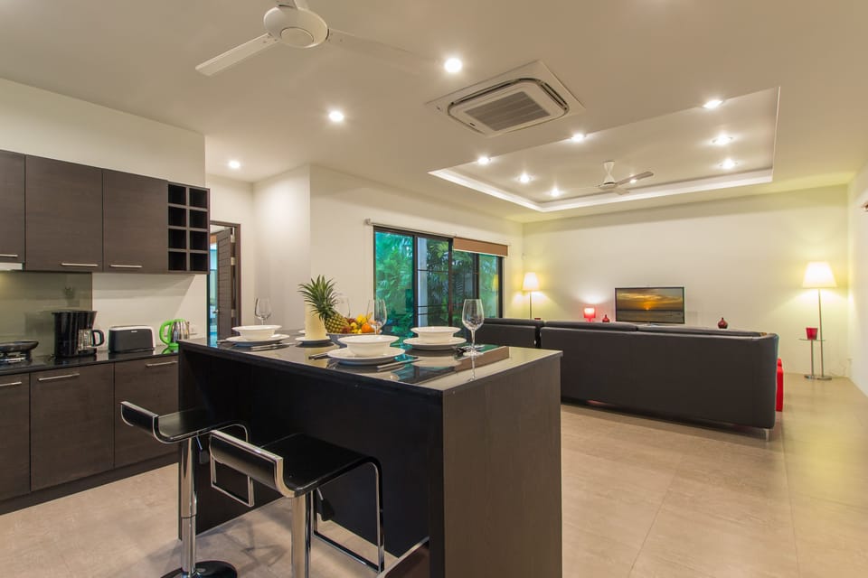 3 Bedrooms Pool Villa | In-room dining