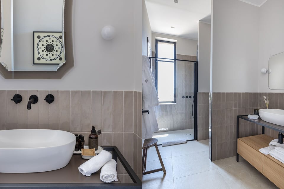 Premium Suite, Private Pool, Sea View | Bathroom | Rainfall showerhead, hair dryer, bathrobes, slippers