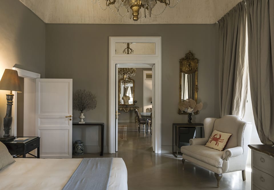 Master Suite | Premium bedding, down comforters, memory foam beds, free minibar items