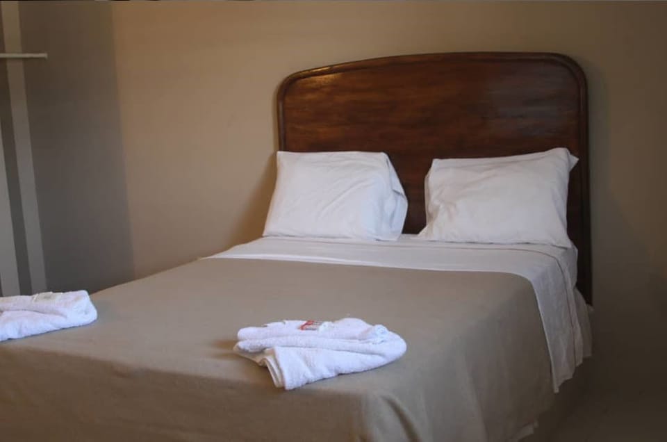 Basic Double Room, 1 Queen Bed, Non Smoking | Bed sheets