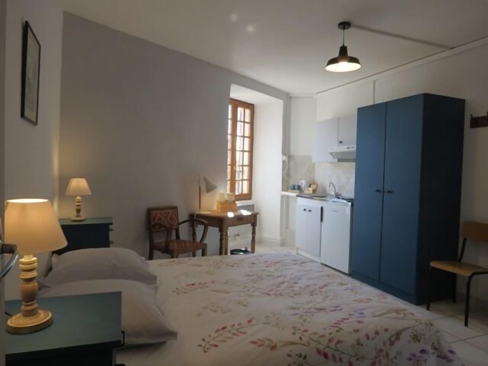 Comfort Double Room, Private Bathroom (3 Stevenson)