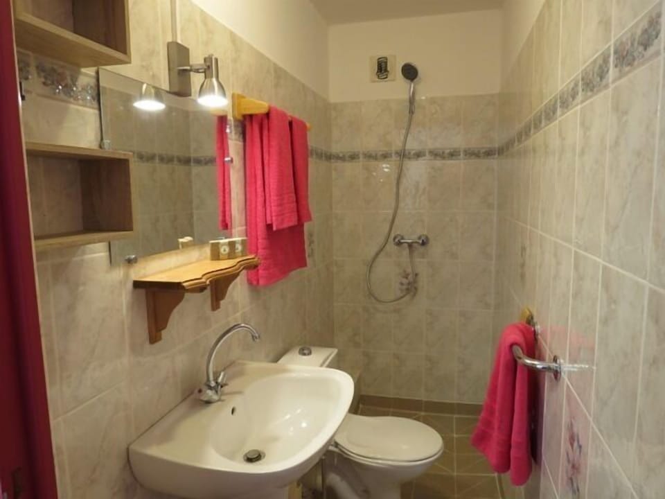 Cafe Restaurant Meuble de Tourisme Bed and Breakfast in Occitanie