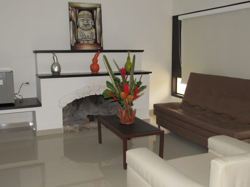 Presidential Suite, 1 Bedroom, Non Smoking, Garden View | Premium bedding, down comforters, Select Comfort beds, minibar