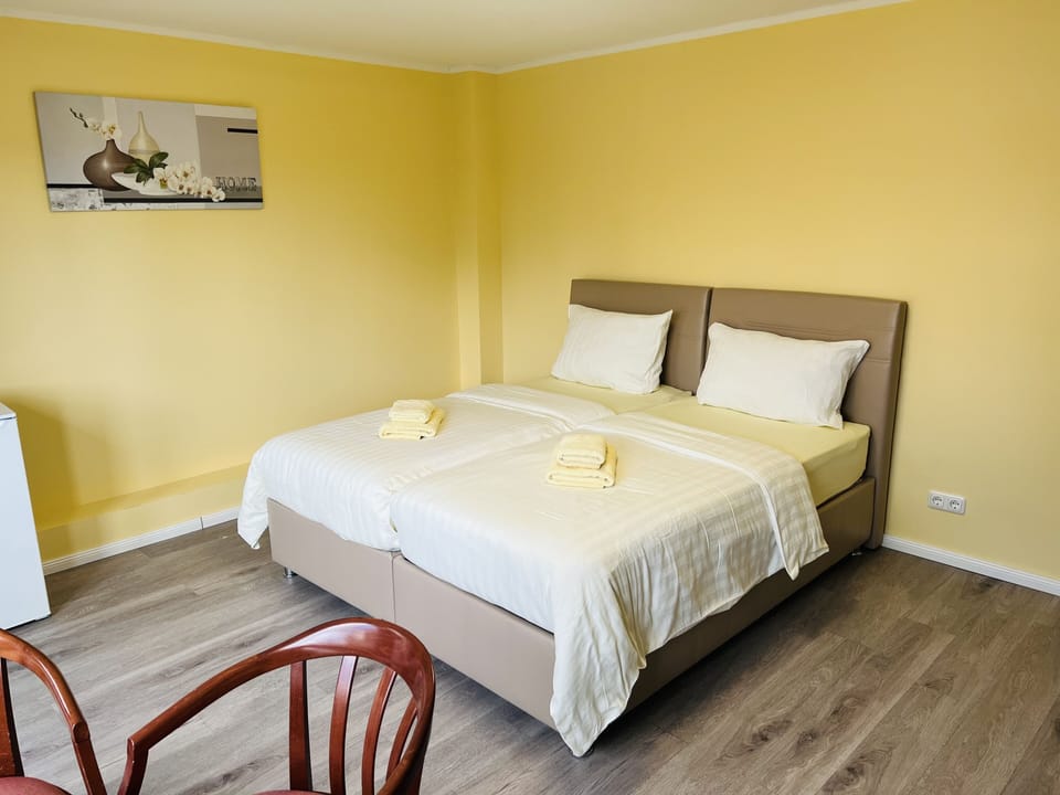 Standard Twin Room, 2 Twin Beds | Blackout drapes, soundproofing, free WiFi, bed sheets