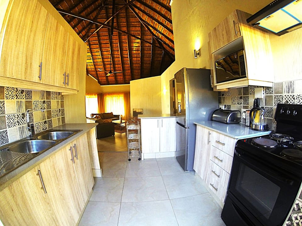 Romantic Chalet | Private kitchen | Highchair