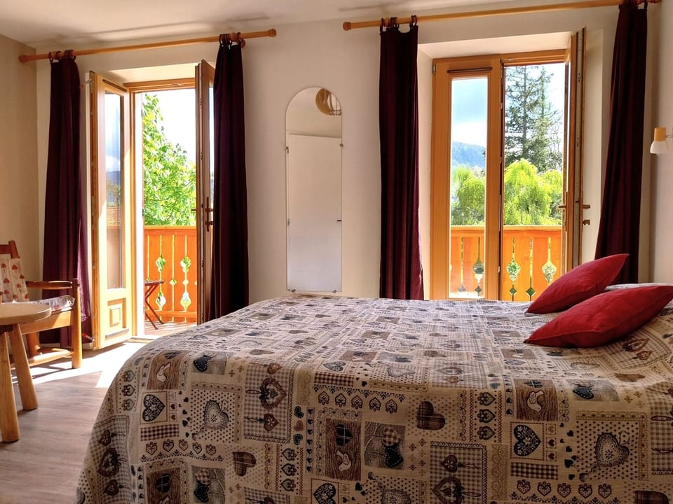 Comfort Double or Twin Room, Non Smoking | Desk, free WiFi, bed sheets