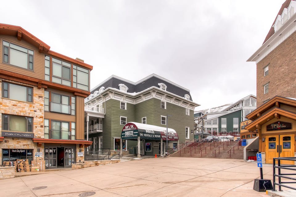 ParkCityResortLodging-ResortPlaza5052