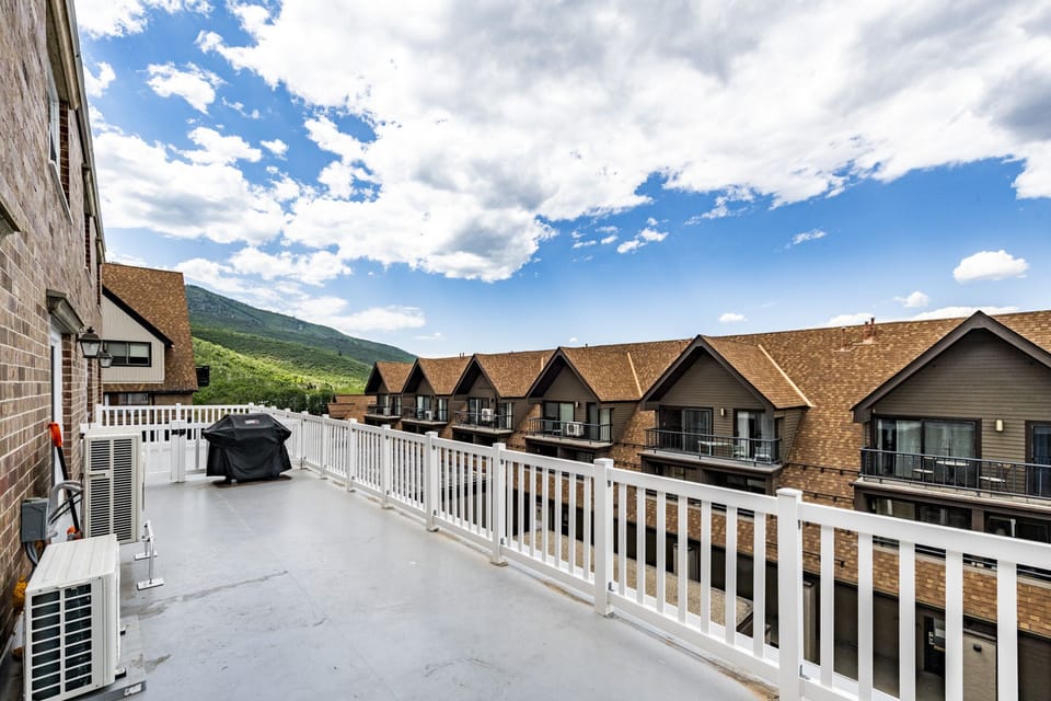 Identity Properties-Resort Plaza 5052