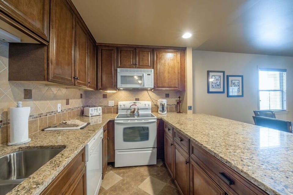 ParkCityResortLodging-ResortPlaza5009