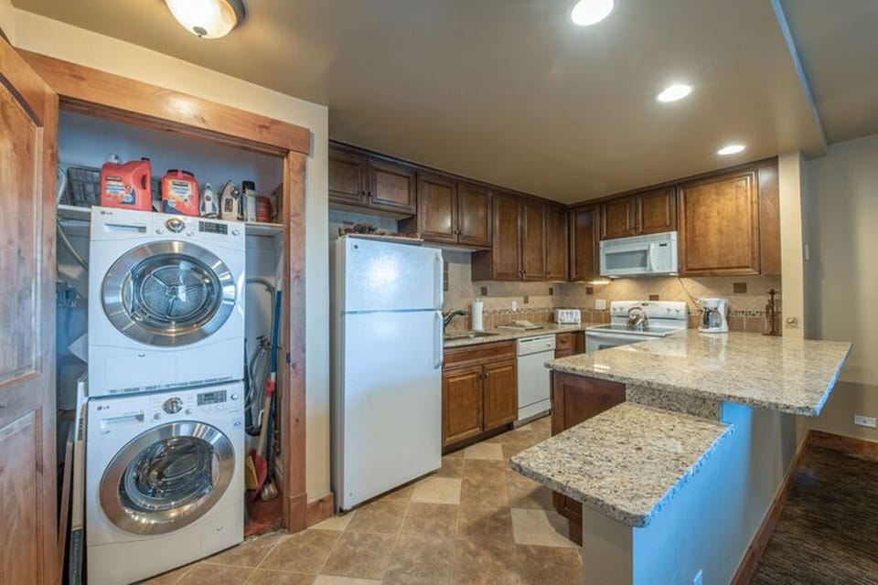 ParkCityResortLodging-ResortPlaza5009