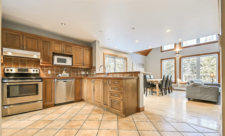 Complete kitchen
