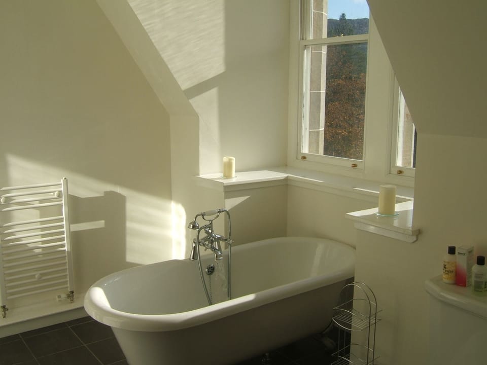 The ensuite bathroom to the main bedroom (there is a family bathroom as well)