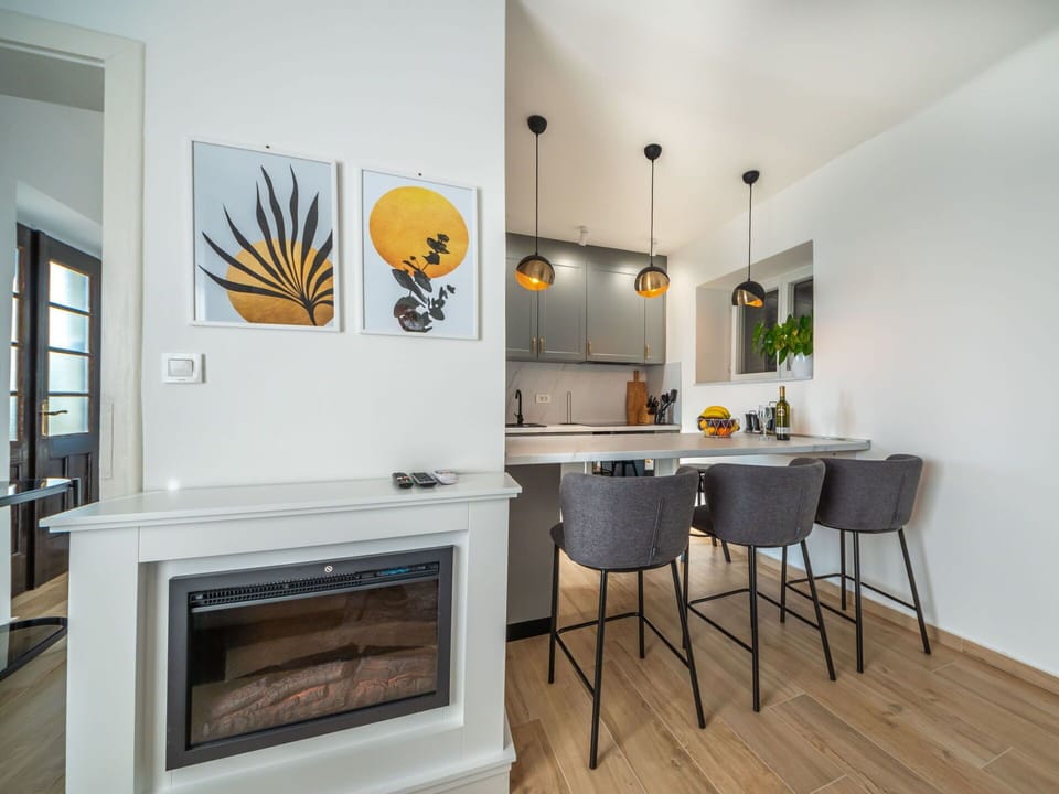 Furniture, Property, Wood, Orange, Table, Interior Design, Window, Floor, Flooring, Building