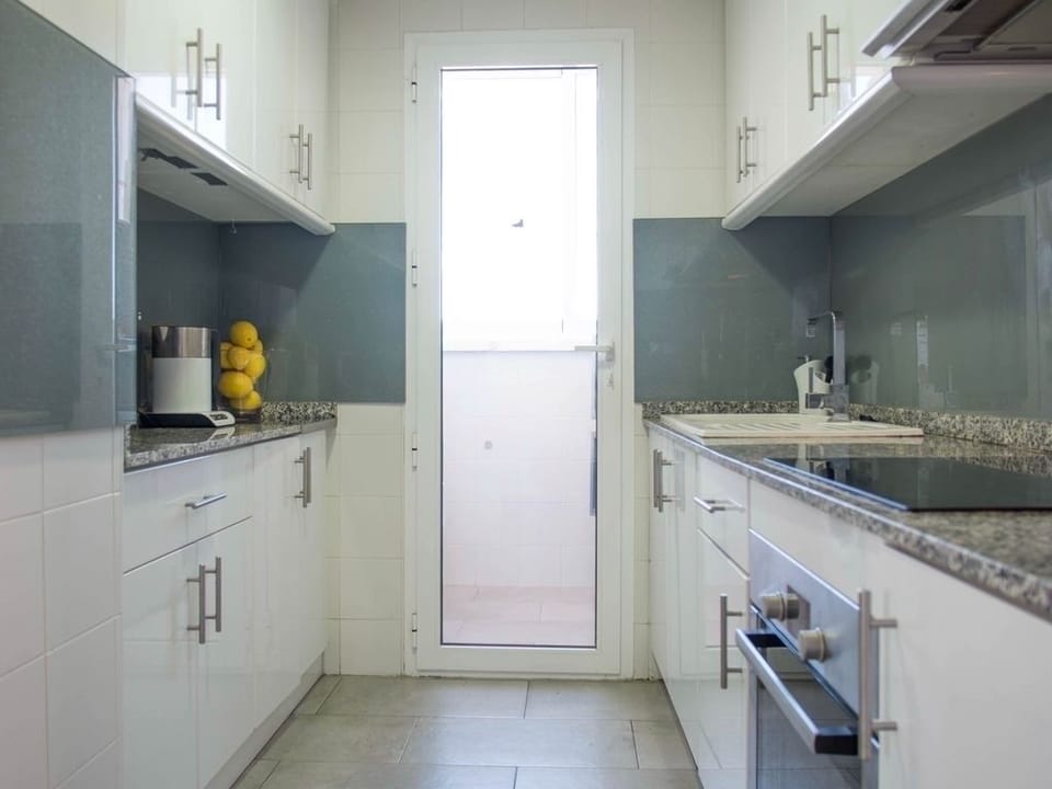 Fully equipped kitchen, coffee machine.... 