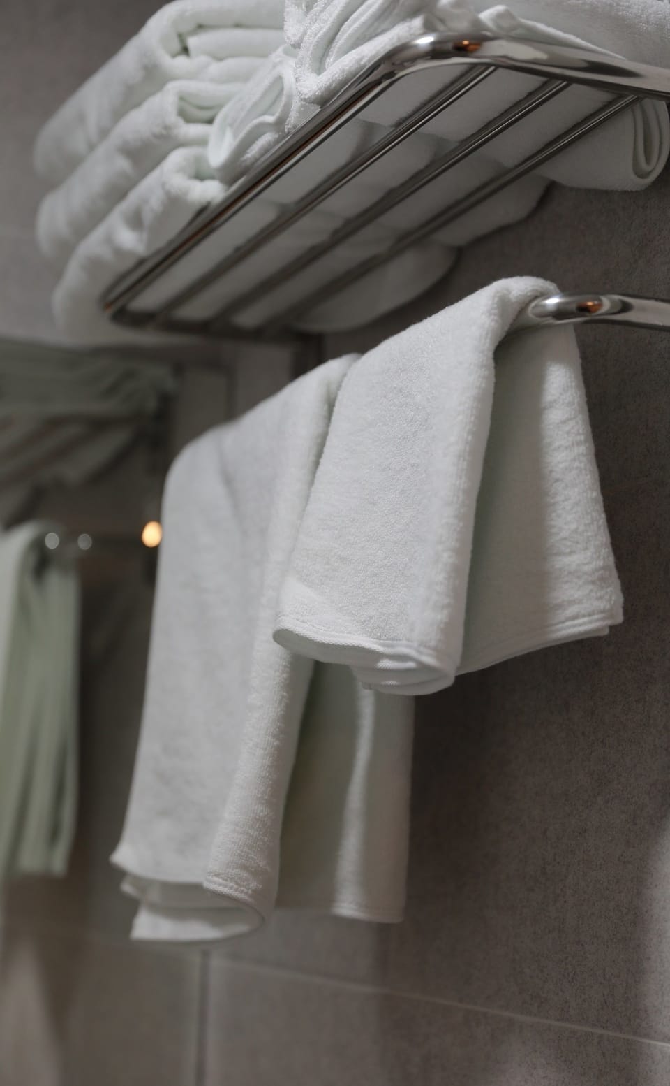 Shower, rainfall showerhead, free toiletries, hair dryer
