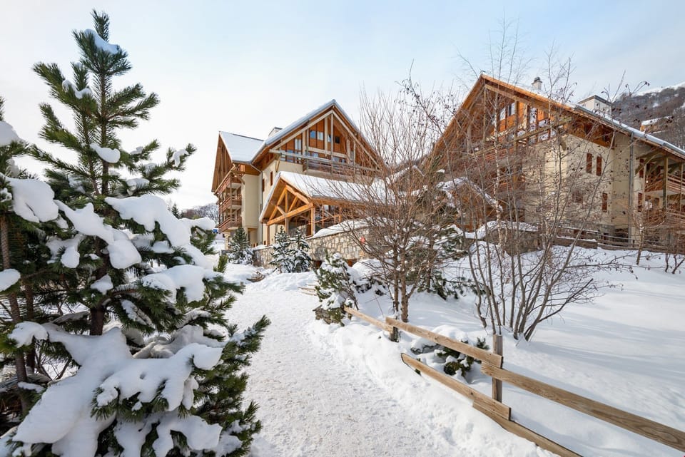 At the foot of the pistes, you will love to return to this property after a day outside.