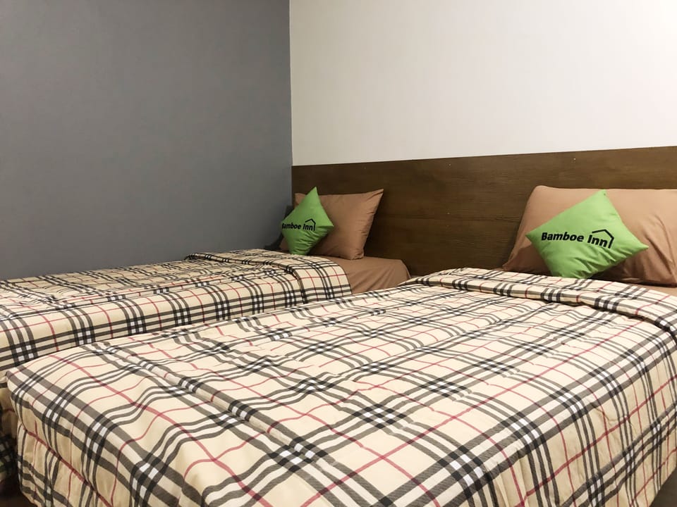 Superior Room, 2 Twin Beds, Garden View | Desk, laptop workspace, WiFi (free), bed sheets
