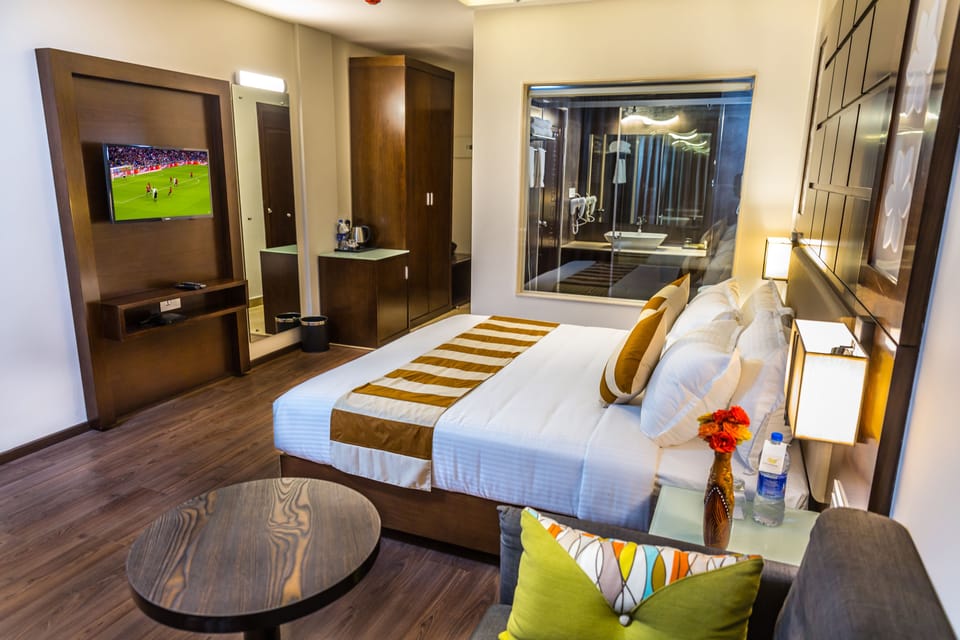 Deluxe Double Room, Mountain View | In-room safe, soundproofing, rollaway beds, free WiFi