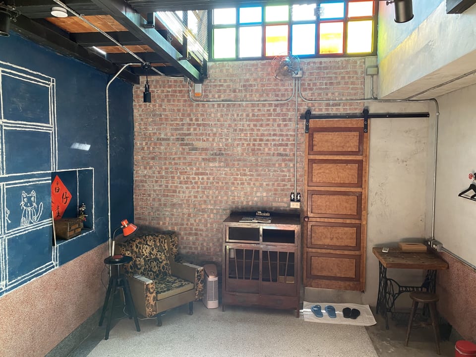 Signature Loft, Multiple Beds, Non Smoking | Minibar, individually decorated, desk, blackout drapes