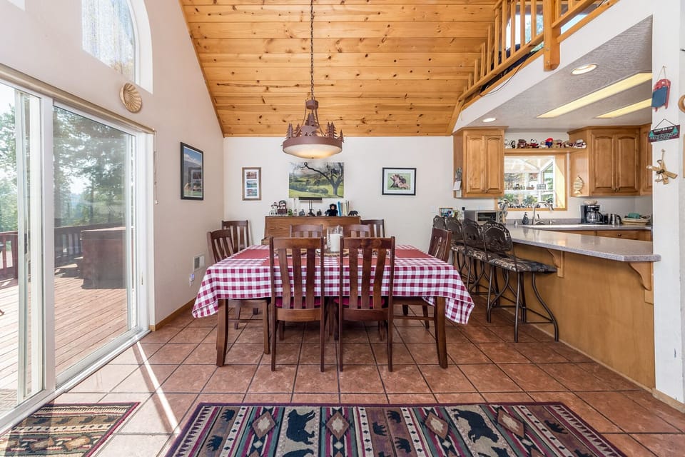 Dining Area 2