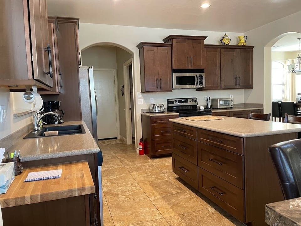 Kitchen with center island