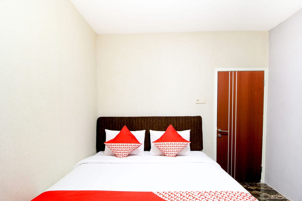 Standard Double Room, 1 Double Bed, Non Smoking | Desk, free WiFi