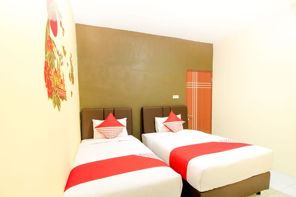 Standard Twin Room, 2 Twin Beds, Non Smoking | Desk, free WiFi
