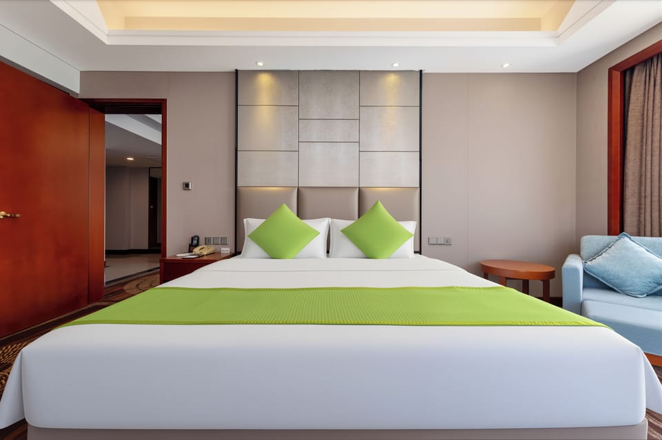 Family Suite | 1 bedroom, premium bedding, minibar, in-room safe