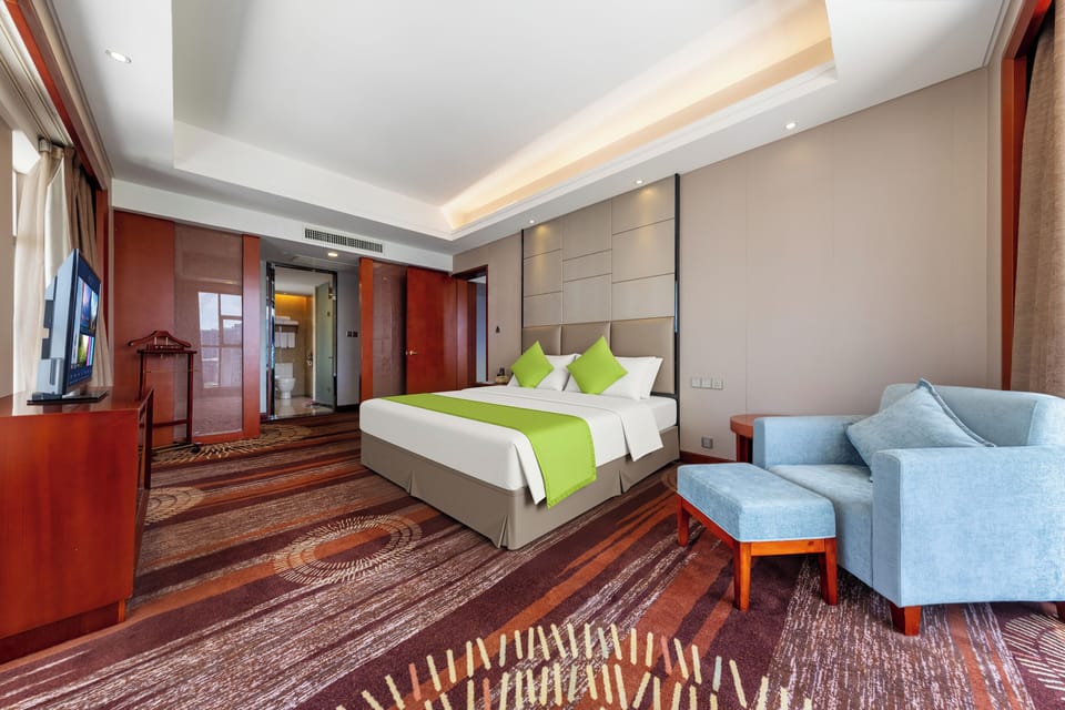 Family Suite | 1 bedroom, premium bedding, minibar, in-room safe