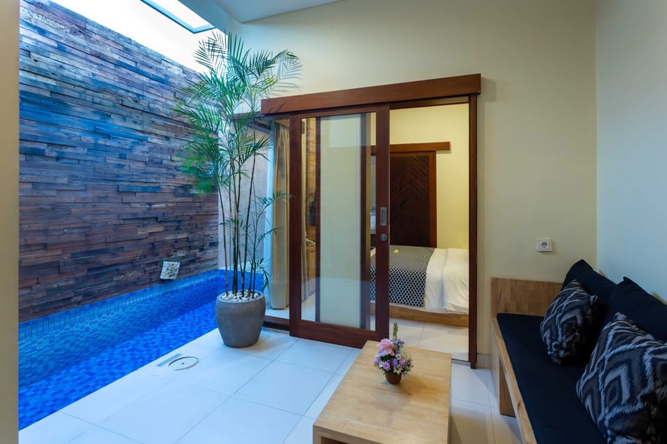 One Bedroom Plunge Pool Villa | Minibar, in-room safe, desk, blackout drapes
