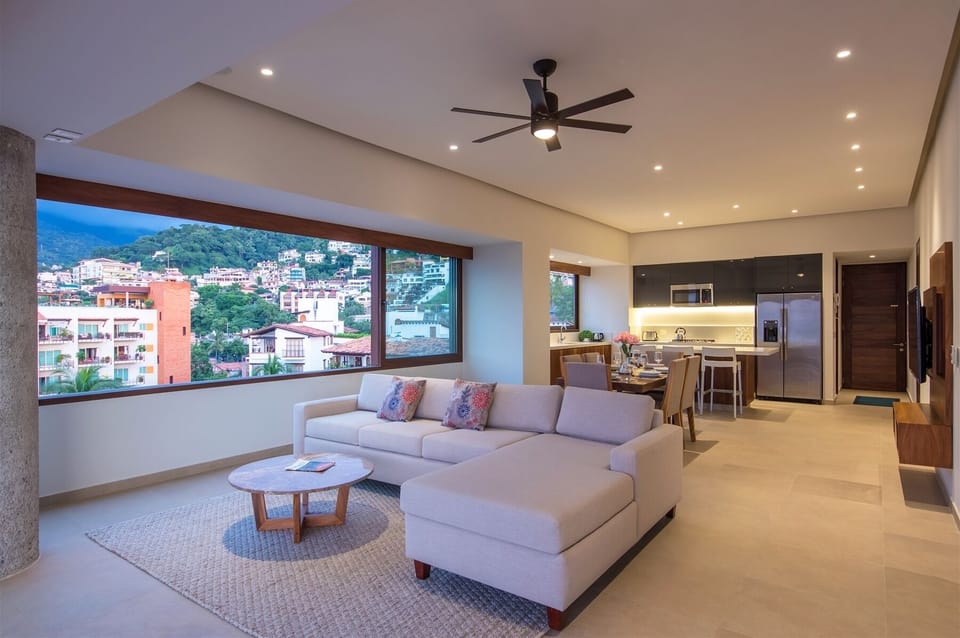  Oceana PH 602, Living room . (MyPvRentals)