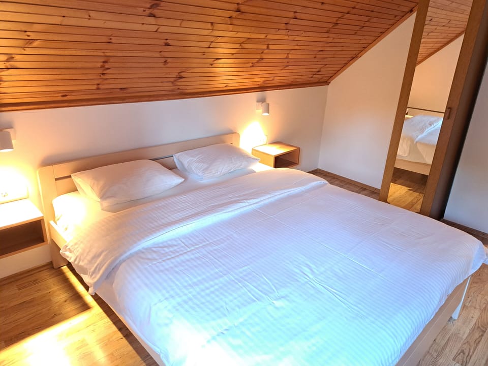 Family Apartment, 2 Bedrooms, Mountain View | In-room dining