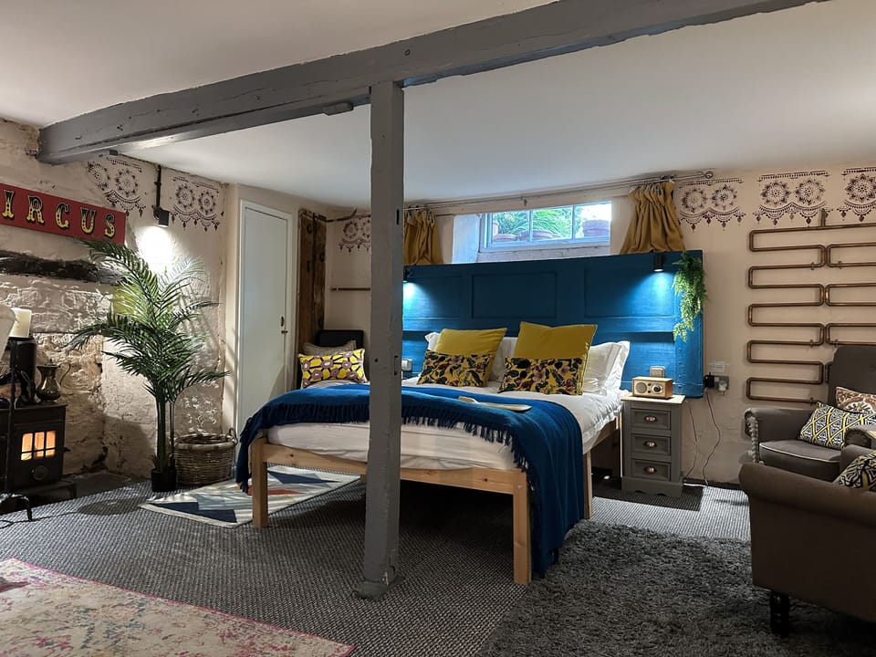 Comfort Apartment, Private Bathroom, Courtyard View (Garden Apartment)